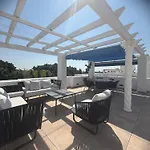 West-facing Penthouse Roof Terrace Overlooking Pool Walk To Tennis And Golf Διαμέρισμα Εστεπόνα