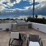 West-facing Penthouse Roof Terrace Overlooking Pool Walk To Tennis And Golf 아파트 *