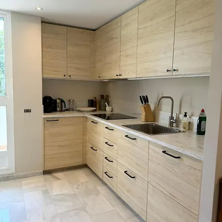 West-facing Penthouse Roof Terrace Overlooking Pool Walk To Tennis And Golf In Benavista דירה