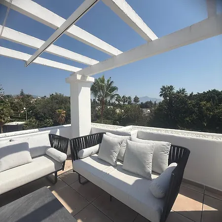 West-facing Penthouse Roof Terrace Overlooking Pool Walk To Tennis And Golf Διαμέρισμα