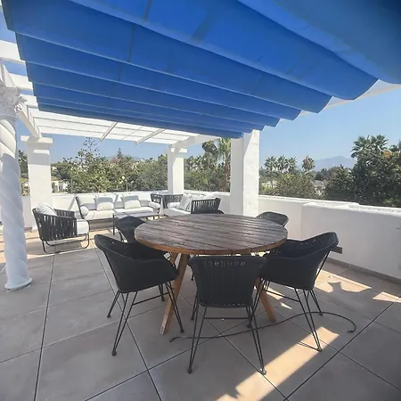 Διαμέρισμα West-facing Penthouse Roof Terrace Overlooking Pool Walk To Tennis And Golf *