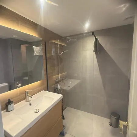 דירה West-facing Penthouse Roof Terrace Overlooking Pool Walk To Tennis And Golf In Benavista *