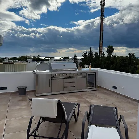 West-facing Penthouse Roof Terrace Overlooking Pool Walk To Tennis And Golf In Benavista דירה *