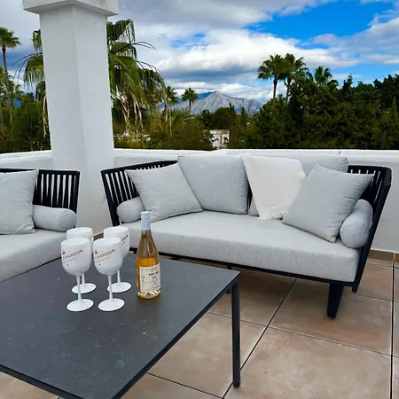 West-facing Penthouse Roof Terrace Overlooking Pool Walk To Tennis And Golf In Benavista