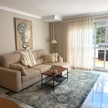 West-facing Penthouse Roof Terrace Overlooking Pool Walk To Tennis And Golf In Benavista אסטפונה