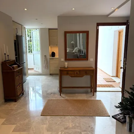 West-facing Penthouse Roof Terrace Overlooking Pool Walk To Tennis And Golf In Benavista דירה