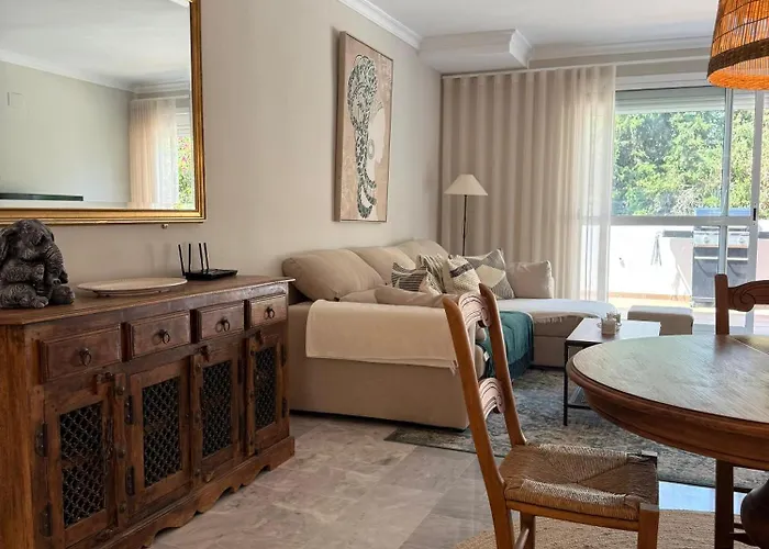 Sun Gardens Duplex Penthouse * Εστεπόνα